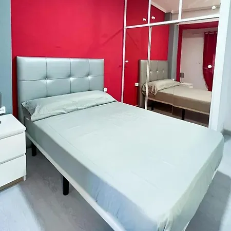 Immaculate 12-Bed Apartment In Valencia