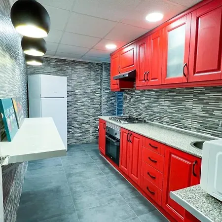Immaculate 12-Bed Apartment In Valencia * Valencia