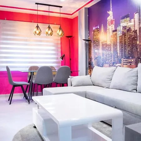 Immaculate 12-Bed Apartment In Valencia Apartment *