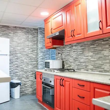 Immaculate 12-Bed Apartment In Valencia
